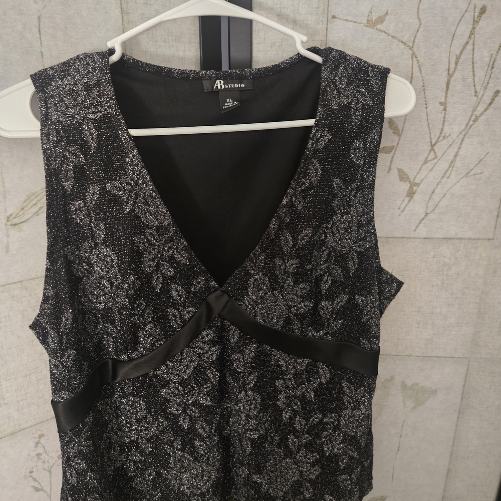 AB Studio Black and Silver Sparkle V-Neck Sleeveless Blouse